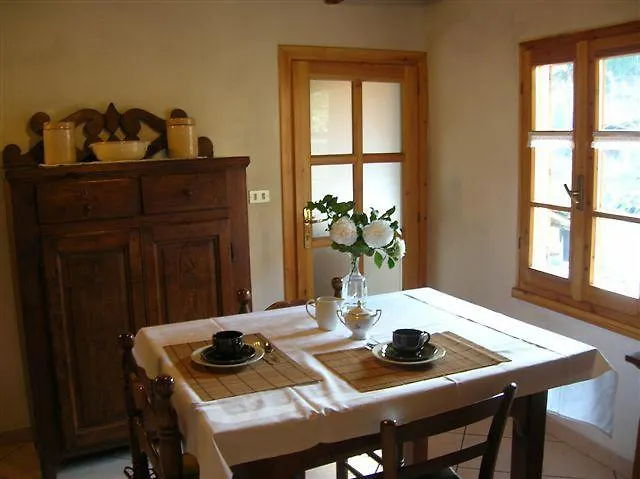 Frühstückspension Le Camelie Brissago-Valtravaglia